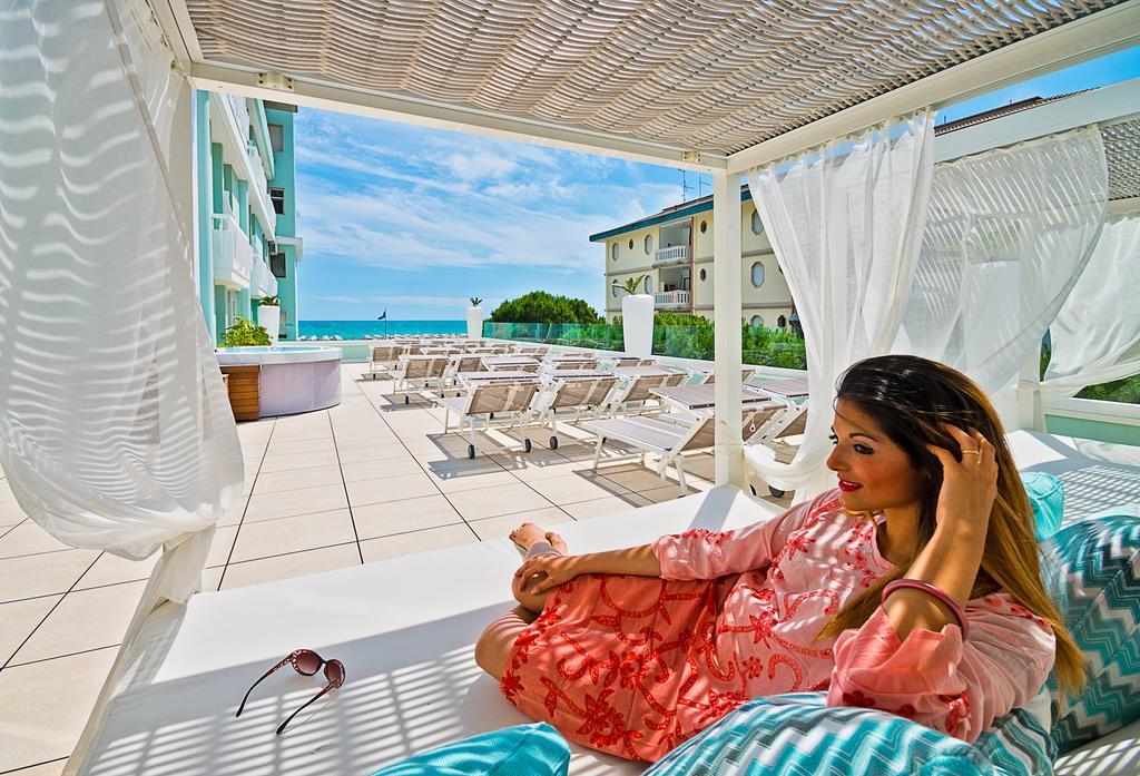Hotel Montecarlo Bibione Exteriör bild