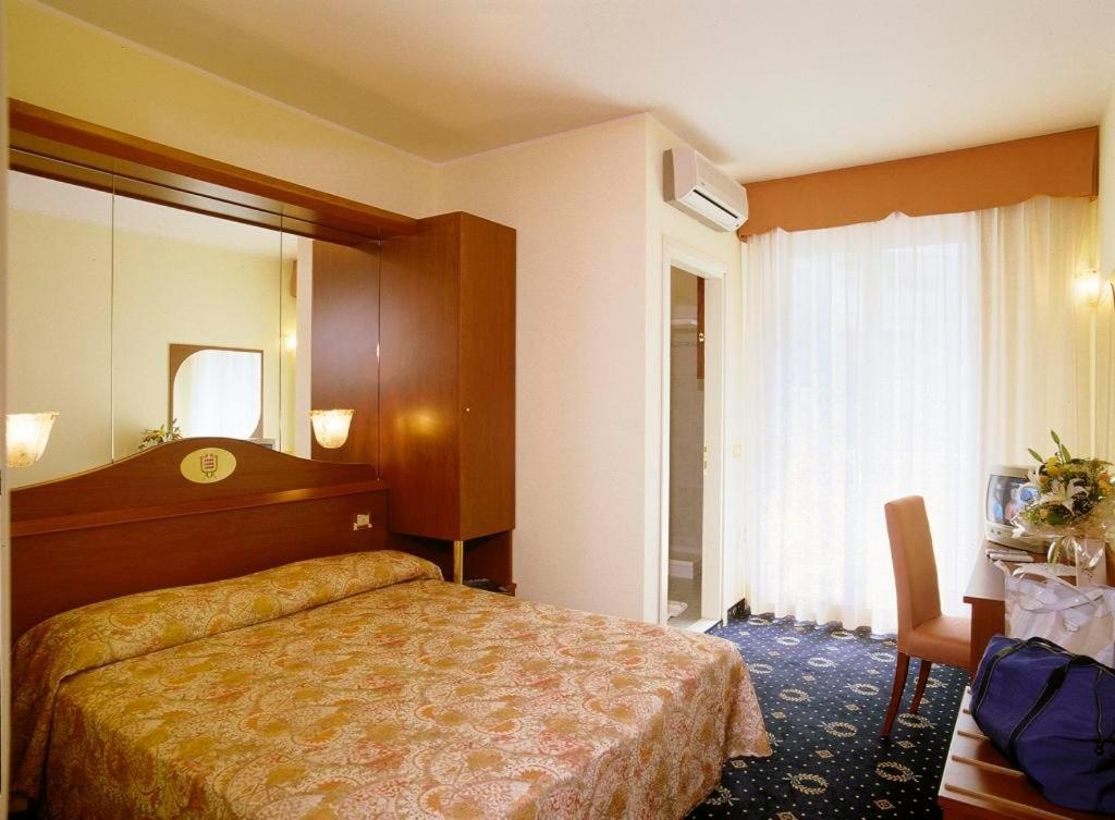 Hotel Montecarlo Bibione Rum bild